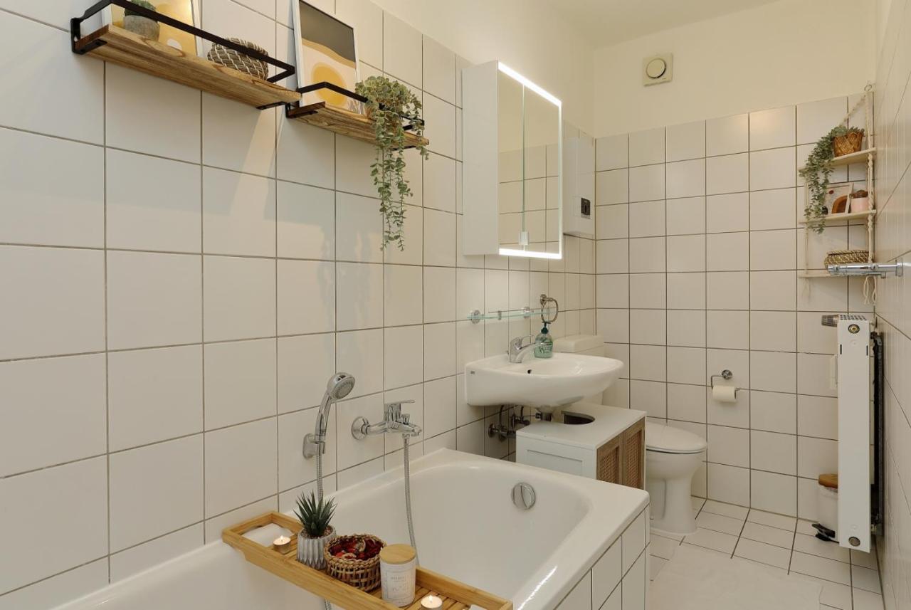 *City, Naehe Hbf, Kingsizebetten, Fitnessecke* Duisburgo Exterior foto